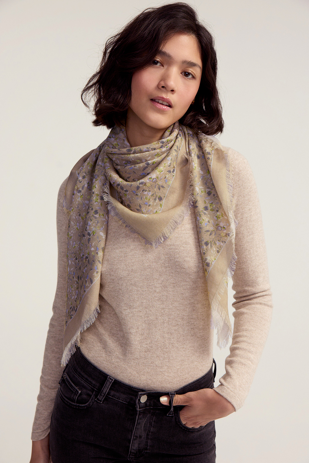 Merino Square Scarf - Beige Flores